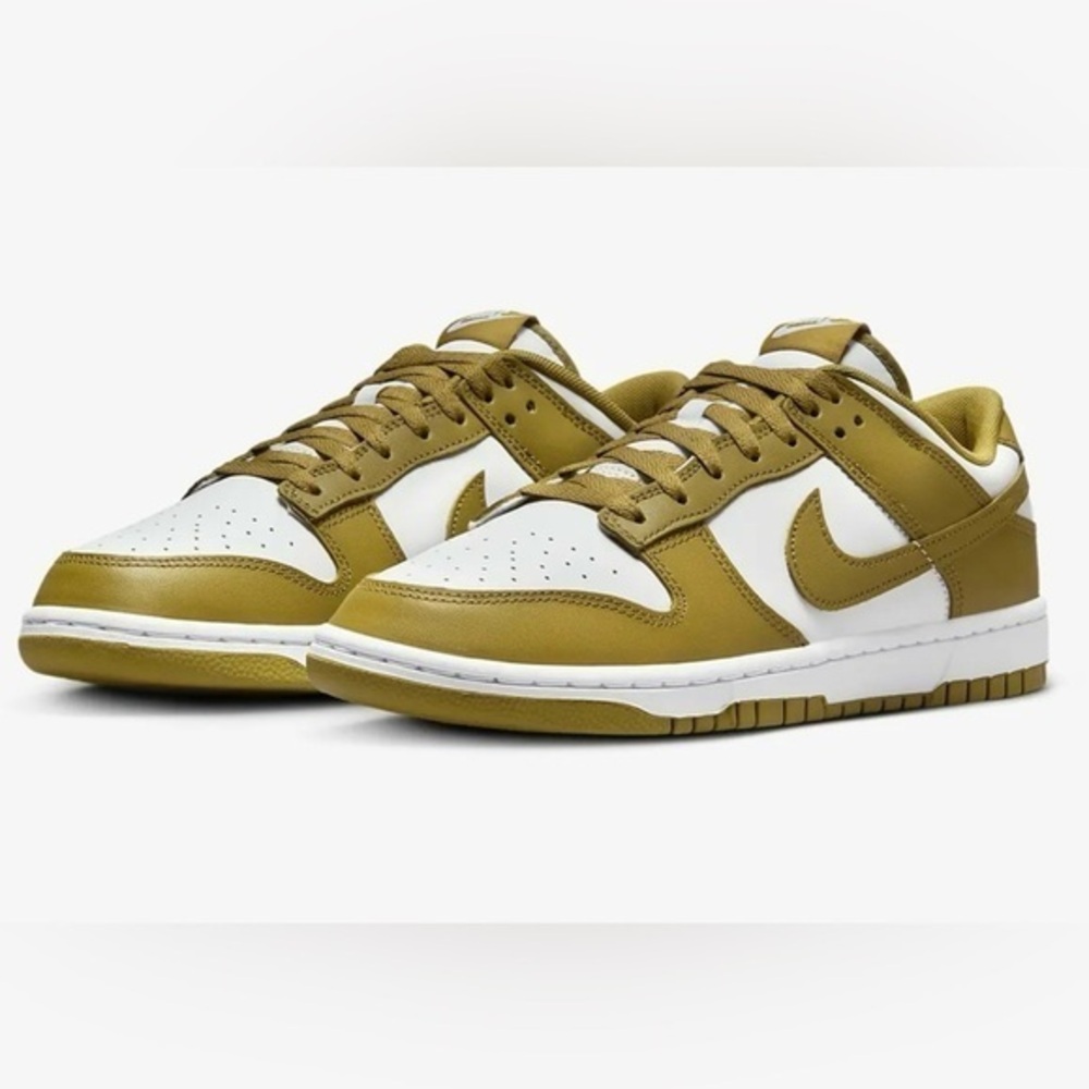 NIKE DUNK LOW RETRO / PACIFIC MOSS, NWT NIB.   MEN’S SIZE 12/WOMENS SIZE 13.5